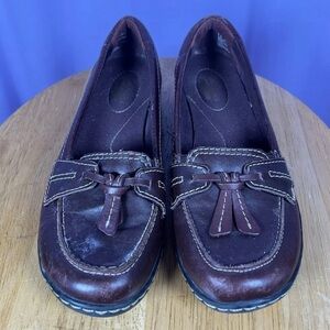 Clarks Burgundy Ashland Bubble Leather Loafers Women Size 5.5 Preppy Luxury Chic